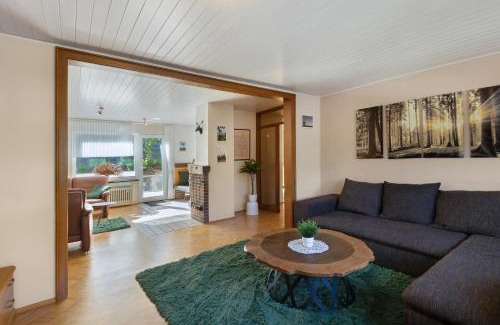Grefrath Apartment | Ferienwohnung am Hügel