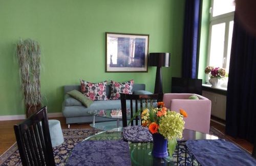 Guestrow Apartment | Ferienwohnung am Markt - ein Zuhause mit Aussicht