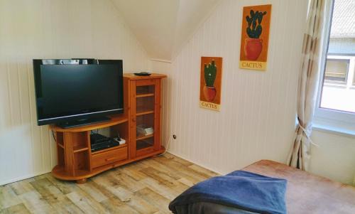Adenau Apartment | Ferienwohnung am Nürburgring 2.OG