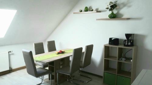 Schoenstedt Apartment | Ferienwohnung Am Orlbach