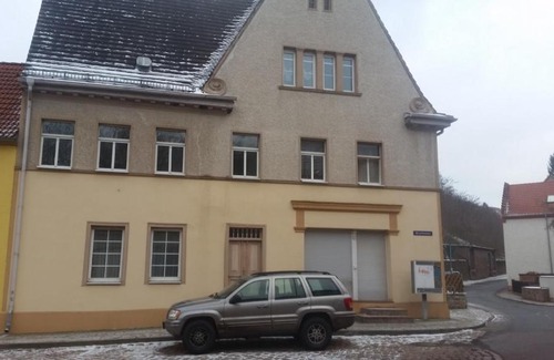 Wettin Apartment | Ferienwohnung am Petersbrunnen in Wettin