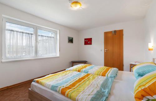 Altenheim Apartment | Ferienwohnung am Reitplatz