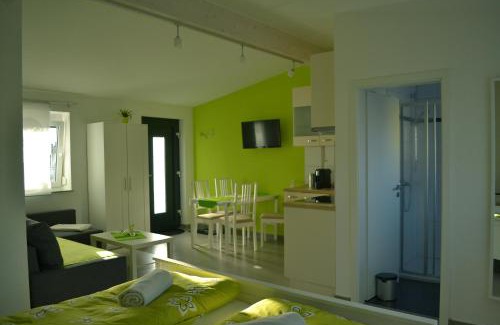 Lochbrucke Apartment | Ferienwohnung am Seewald