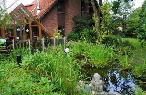 Uplengen Apartment | Ferienwohnung Am Traumgarten, 35646