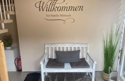 Cottbus Apartment | Ferienwohnung Am Waldesrand - Garten, Terrasse, Grill, Luftkühler, Massagesessel, Kinderspielecke, Spielekonsole