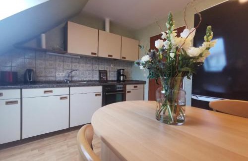 Westerstede Apartment | Ferienwohnung Ammerland-Blüte