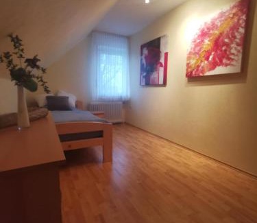 Westerstede Apartment | Ferienwohnung Ammerland-Blüte