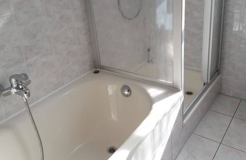 Emsetal Apartment | Ferienwohnung/app. für 4 Gäste mit 100m² in Waltershausen