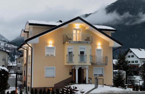 Weissenbach am Lech Apartment | Ferienwohnung Schönblick