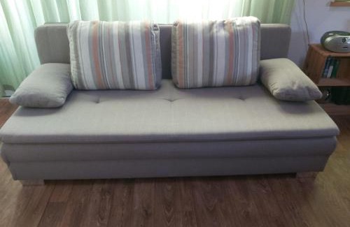 Sandhorst Apartment | Ferienwohnung Aurich Sandhorst EG mit Terrasse und kleinem Garten