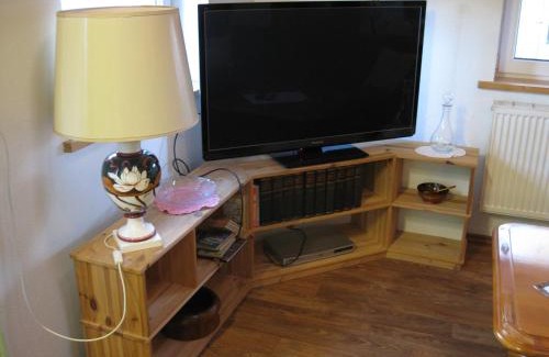 Sandhorst Apartment | Ferienwohnung Aurich Sandhorst EG mit Terrasse und kleinem Garten