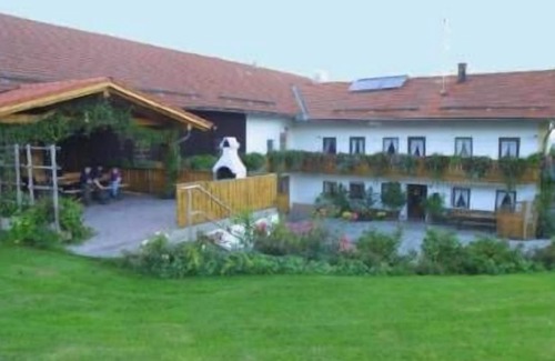 Obing Apartment | Ferienwohnung bis 4 Personen auf Bauernhof, 70 qm behindertengerecht
