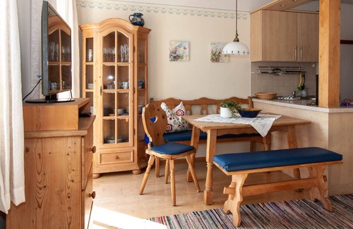 Riedering Apartment | Ferienwohnung bis 5 Personen mit 2 Schlafzimmern