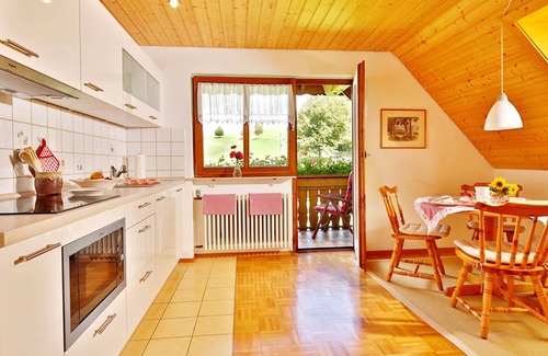 St. Peter im Schwarzwald Apartment | Ferienwohnung Blumenwiese, 80qm, 2 Schlafzimmer, max. 4 Personen