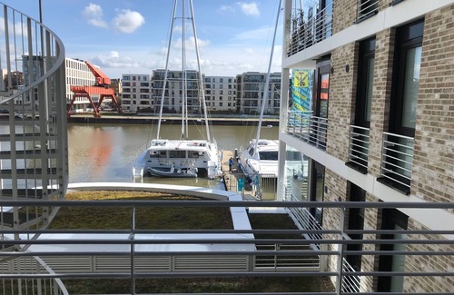 Mitte-Sud Apartment | Ferienwohnung Bootshaus Am Neuen Hafen