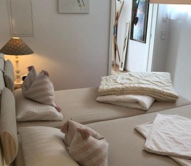 Riedenburg Apartment | Ferienwohnung Burgenblick mit Blick auf Riedenburg