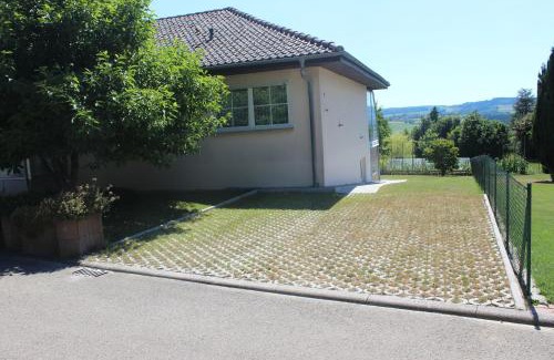 Herdwangen Schoenach Apartment | Ferienwohnung Gartenblick