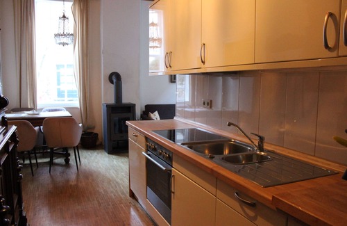 Leer Apartment | Ferienwohnung Rotkäppchen - Ferienwohnungen Märchenhaus Domke 15133