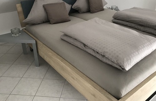 Markt Taschendorf Apartment | Ferienwohnung 75qm für zwei Personen mit tollem Ausblick