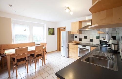 Winden im Elztal Apartment | Ferienwohnung, Frühlingsduft, mit 90 qm, 2 Schlafzimmer, für maximal 5 Personen