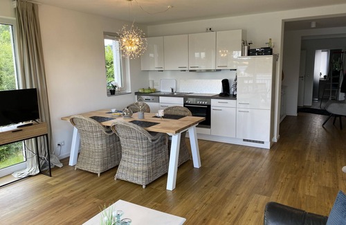 Rathjensdorf Apartment | Ferienwohnung Direkt am Trammer See mit Bootssteg, Boot, Grill, Garten, Balkon