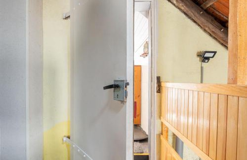 Schwerinsdorf House | Ferienwohnung Eulennest, 35230