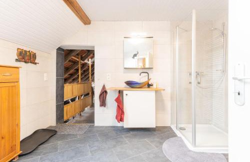 Schwerinsdorf House | Ferienwohnung Eulennest, 35230