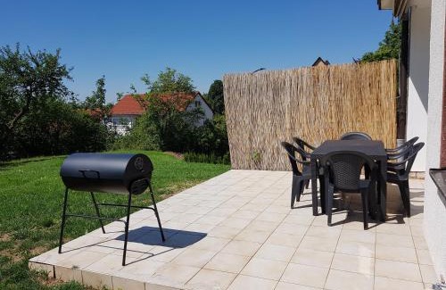 Ansbach Apartment | Ferienwohnung Eyb mit Terrasse und Garten