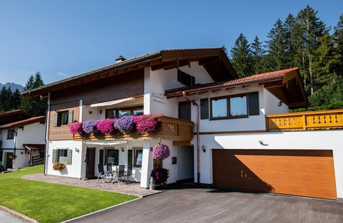 Bischofswiesen Apartment | Ferienwohnung für 2-4 Pers., 2 Schlafzimmer, Wohnzimmer, Terrasse