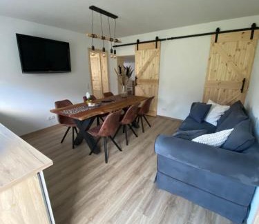 Dorfhain Apartment | Ferienwohnung Fiss Dorfhain