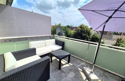 Lochgau Apartment | Ferienwohnung Grünoase mit Sonnenbalkon