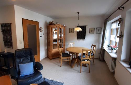 Burgberg Apartment | Ferienwohnung Hörnleblick