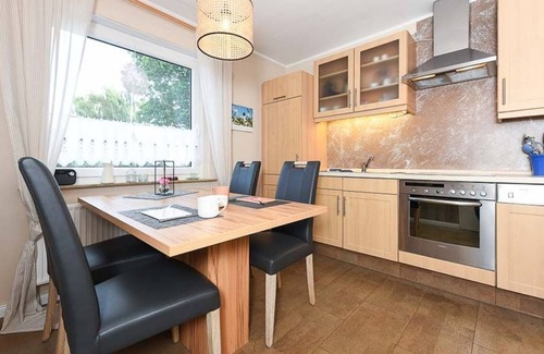 Esens Apartment | Ferienwohnung Haus Heimathafen