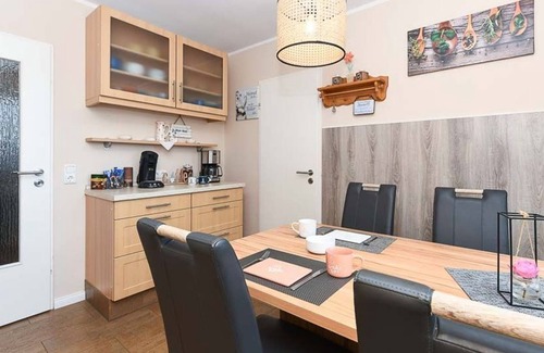 Esens Apartment | Ferienwohnung Haus Heimathafen