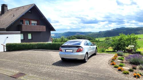 Duedinghausen Apartment | Ferienwohnung Haus Weitblick
