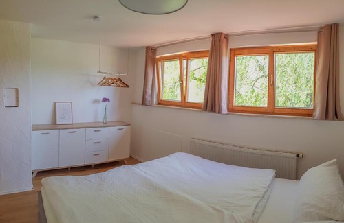 Burgberg Apartment | Ferienwohnung Hehl