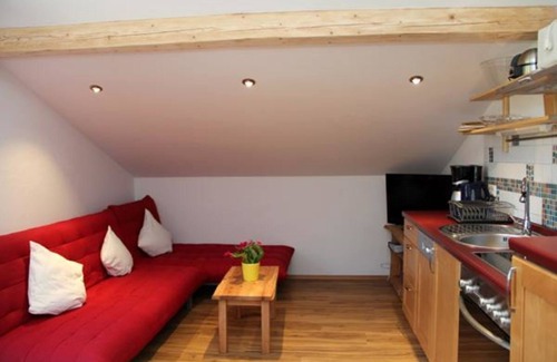 Bad Feilnbach Apartment | Ferienwohnung Himbeere 40 qm, 2. Obergeschoss, 1 Sep. Schlafzimmer, Westbalkon