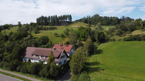 Deggenhausertal Apartment | Ferienwohnung Hobbyhof Deggenhausertal