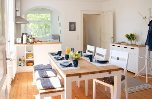 Bad Wildungen Apartment | Ferienwohnung Hufelandstern bis 7 Personen - mit E-Ladesäule!