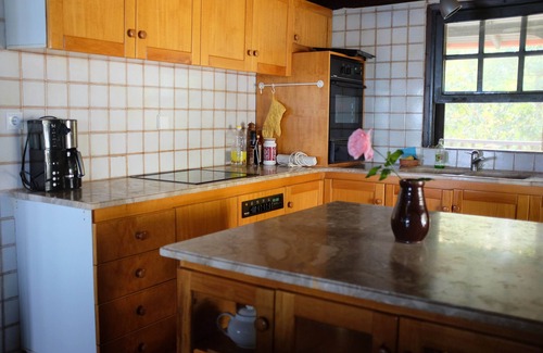 Vourvourou Apartment | Ferienwohnung im 1. Stock der Villa Dagor Direkt am Meer