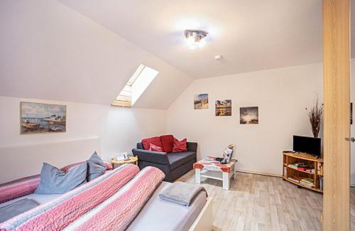 Wolpertswende Apartment | Ferienwohnung im Grünen, 10 km RV, 30 km Bodensee, Küche Bad Balkon