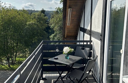 Glindfeld Apartment | Ferienwohnung Juli - neu Renovierte, Moderne Ferienwohnung