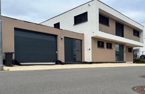 Meßkirch Apartment | Ferienwohnung Kunterbunt