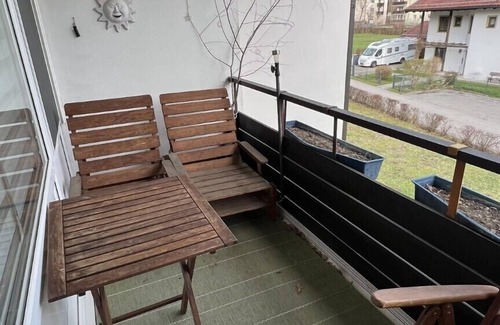 Bad Reichenhall Apartment | Ferienwohnung Lea mit 2 Schlafzimmern und Balkon