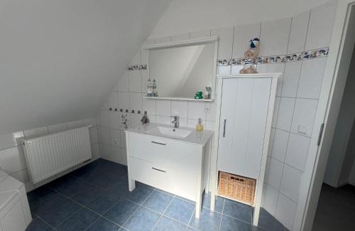 Westerstede Apartment | Ferienwohnung Laura, Naturidyll am Landschaftsschutzgebiet
