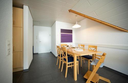 Schienen Apartment | Ferienwohnung Lea