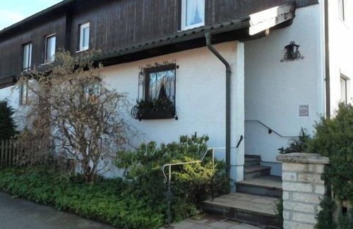 Bad Endorf Apartment | Ferienwohnung Lehmann 58 qm, Erdgeschoss, mit Terrasse und Separatem Schlafzimmer