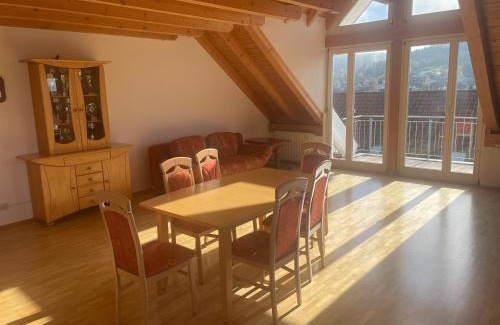 Blumberg Apartment | Ferienwohnung Loder Dachgeschoss
