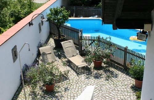 Neusiedl am See Apartment | Ferienwohnung mit Antikem Charme - Appartement 2, Dusche, WC, 2 Schlafräume