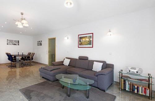 Loerrach Apartment | Ferienwohnung Milita